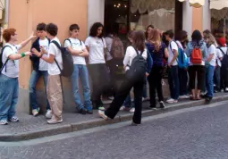 Giovanissimi concertisti in via Umberto I